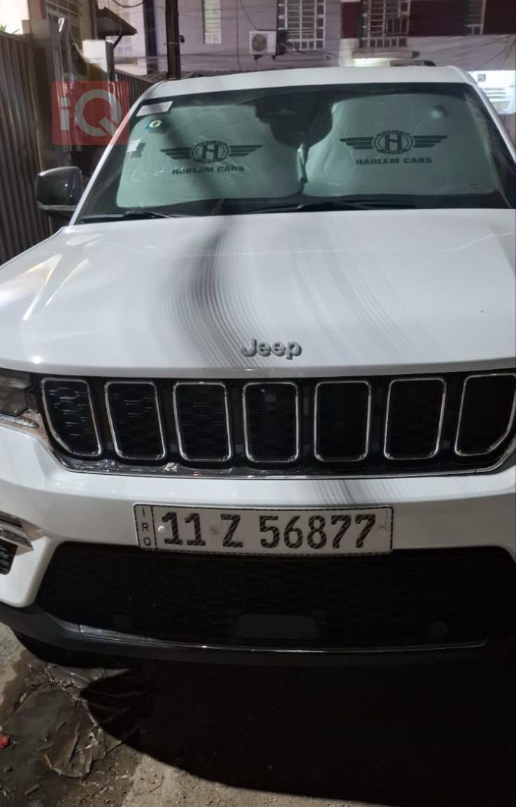 جیپ گراند شیرۆکی